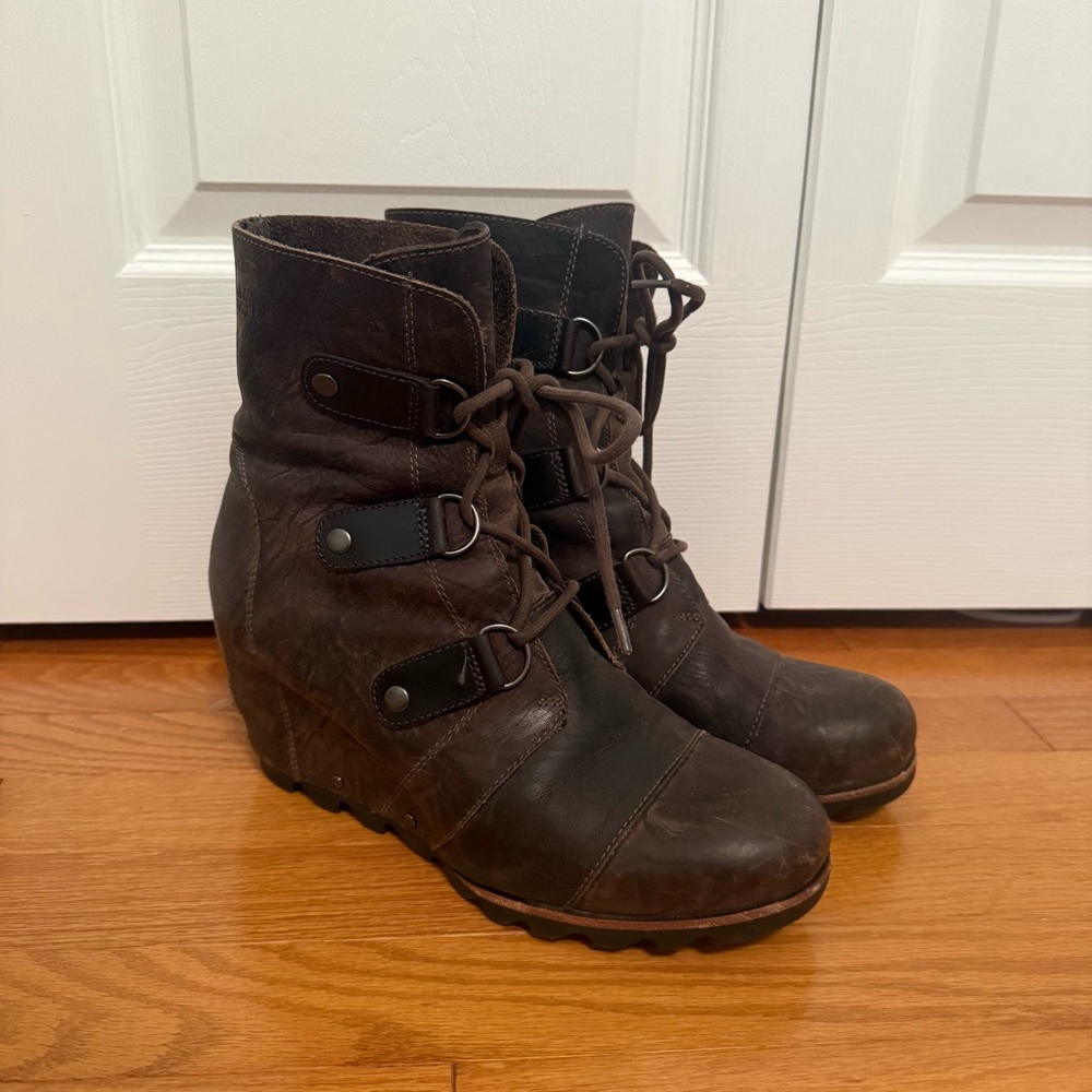 Sorel Joan of Arctic Wedge Leather Boots - Picture 3 of 8